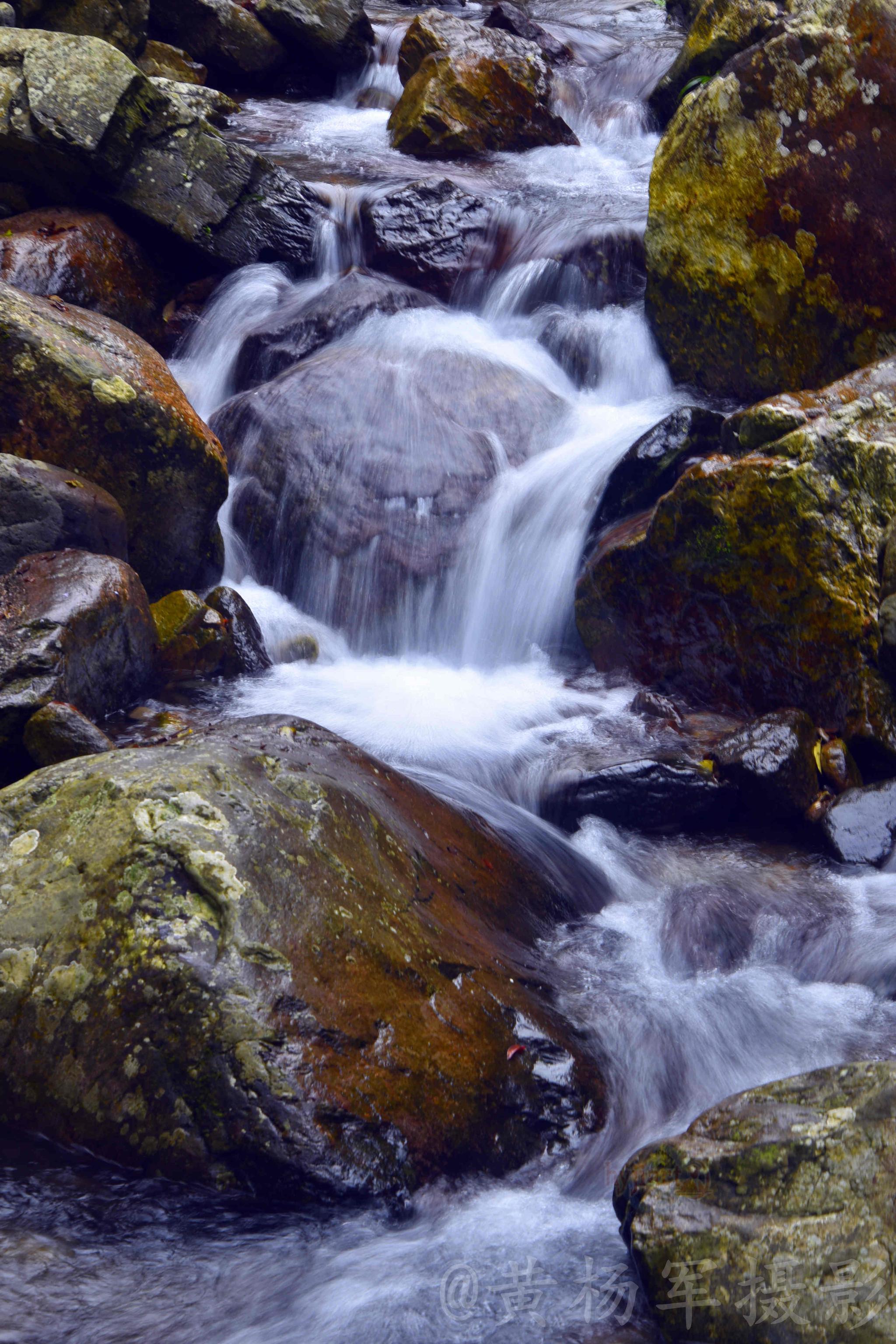 屏山牧场的溪流【原创摄影】