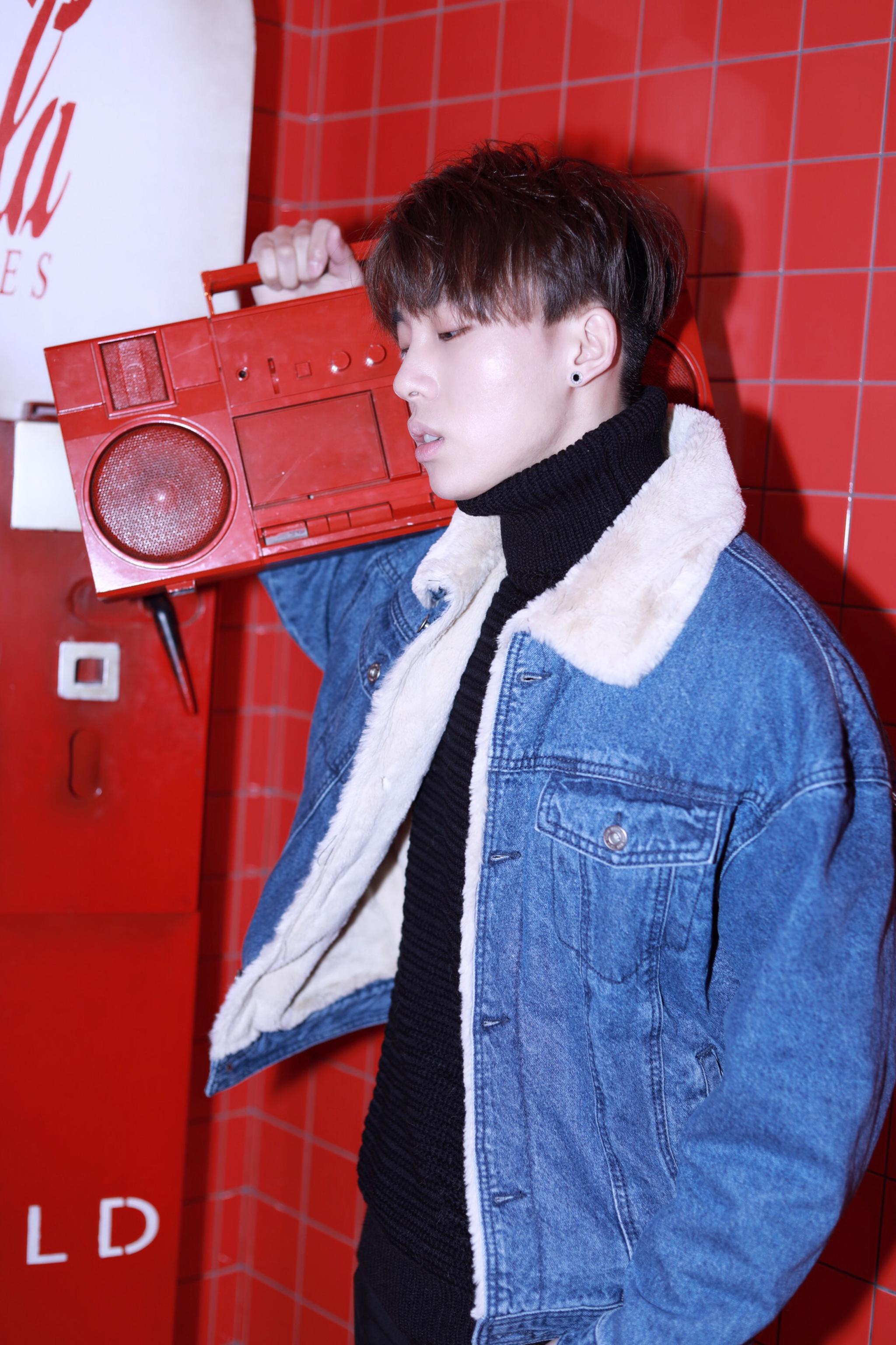 歌手罗景文首次独揽词曲创作 呼吁垃圾分类