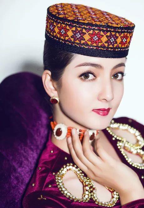 新疆白人美女图片