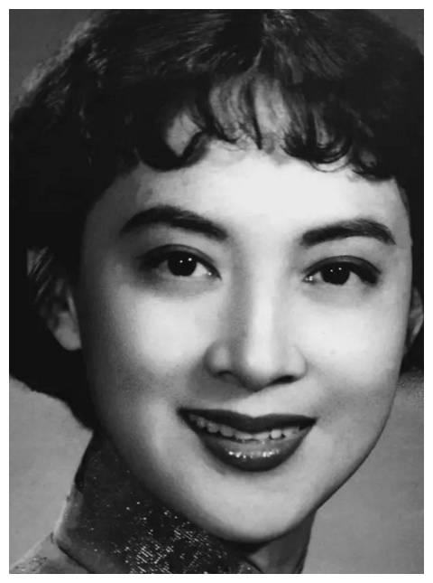 她是中国影坛第一美人，丈夫是上海名门望族，共同携手度过65年