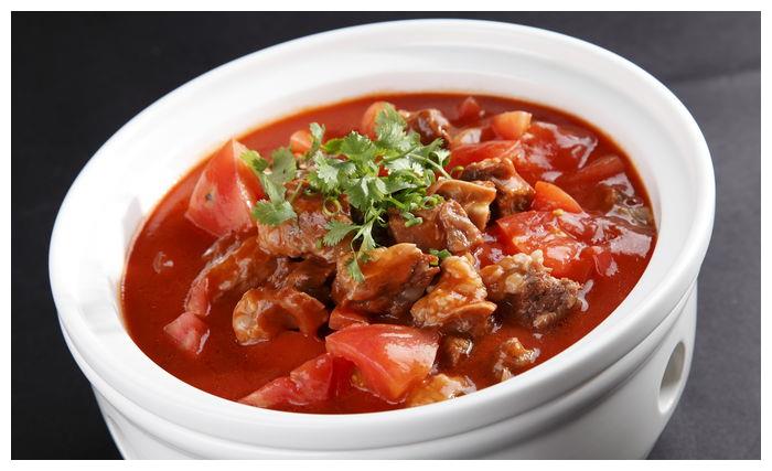 西红柿炖牛腩的做法,酸酸甜甜跟米饭最配了!