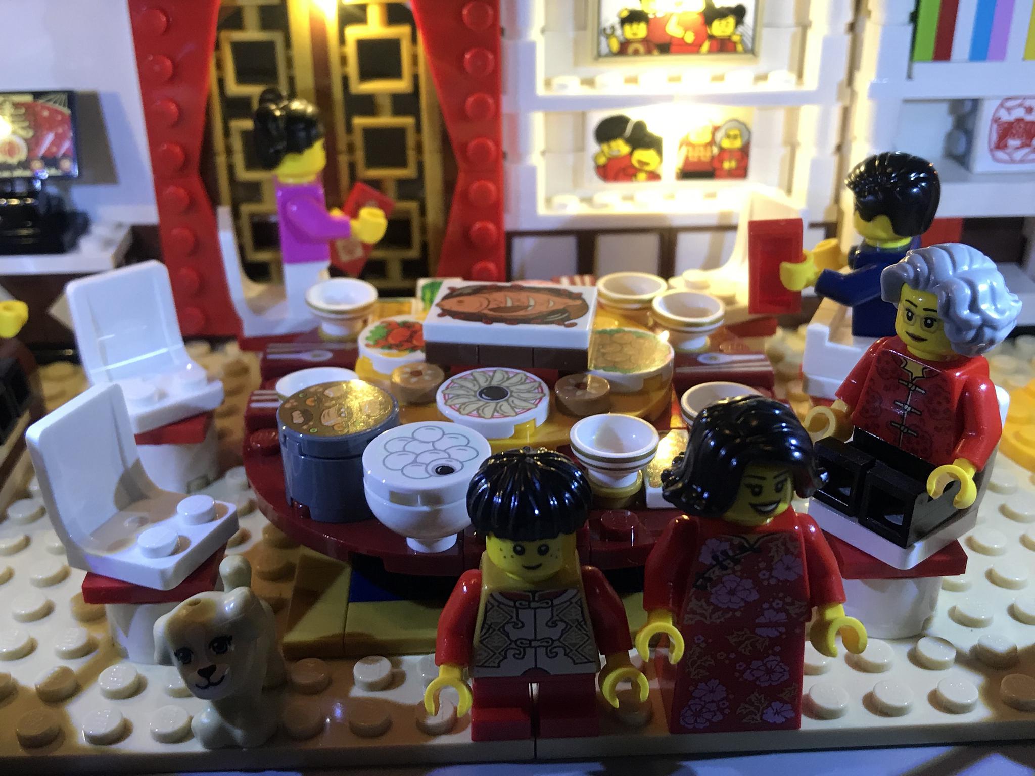 灯光改造后的乐高春节套装年夜饭,是不是更有节日氛围呢?