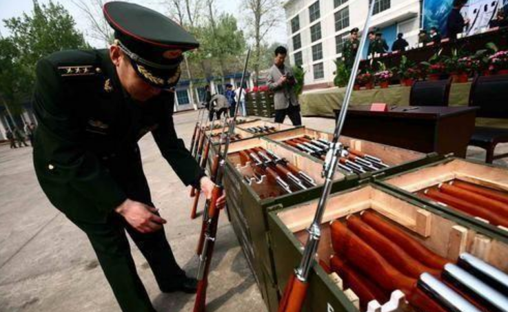 很多国家的礼宾枪只是一个道具，中国的礼宾枪可以发射子弹吗？