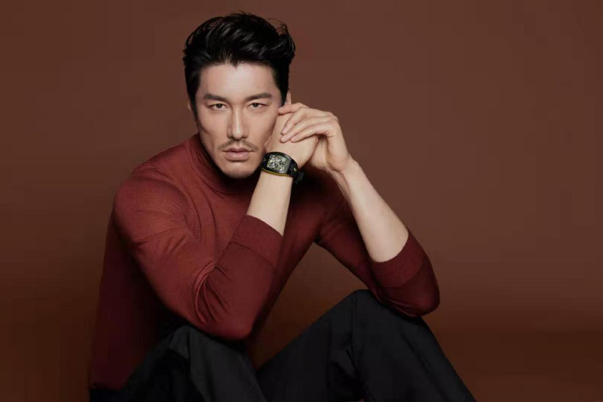 胡兵成熟魅力时尚写真大片 大叔的魅力