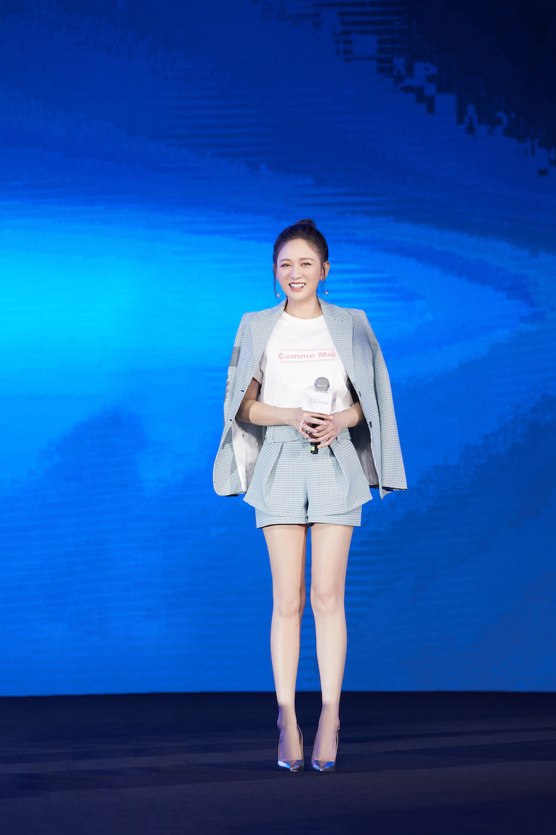 精致飒爽的ol女士!陈乔恩出席活动展迷人笑容