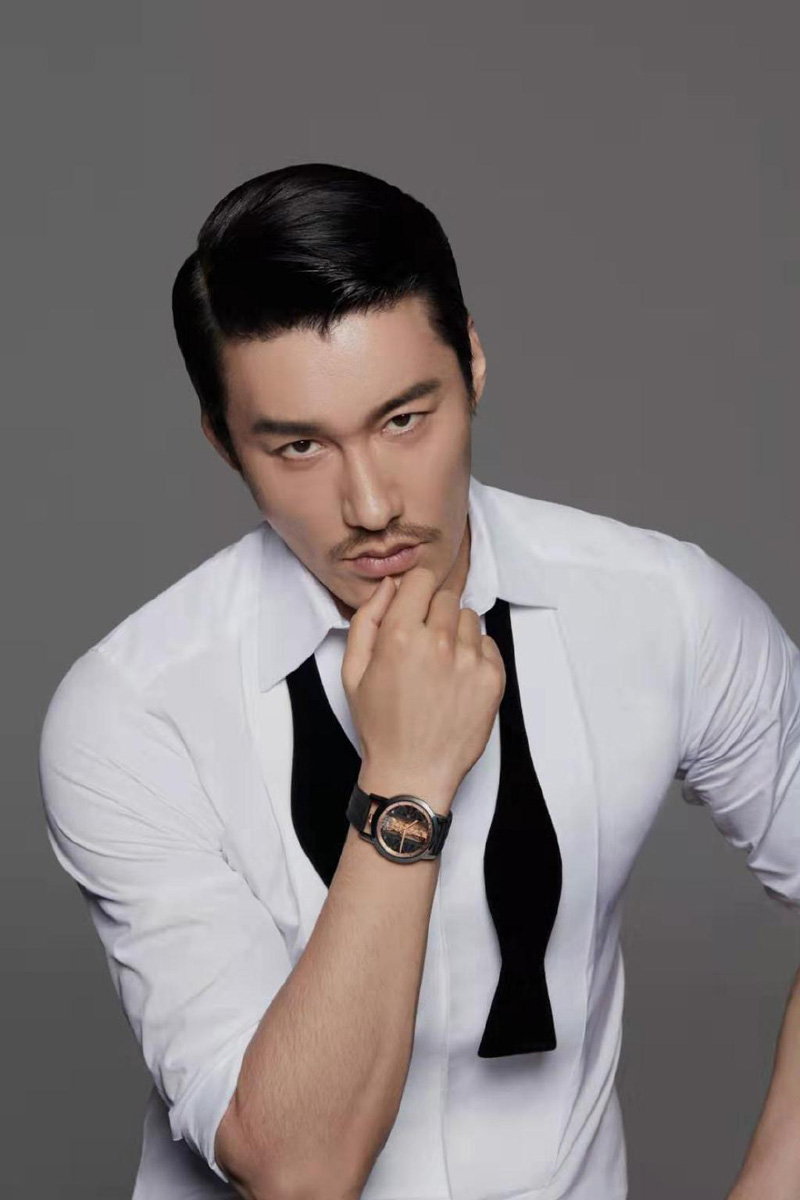 胡兵成熟魅力时尚写真大片 大叔的魅力