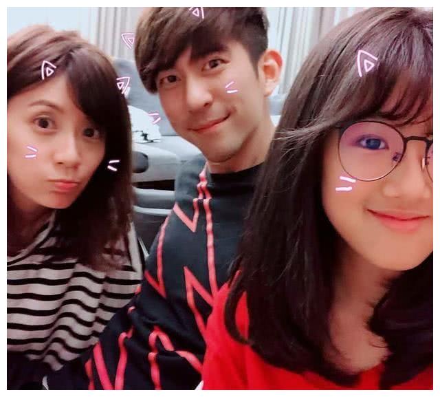 贾静雯大女儿高兴会友,修杰楷抽空陪梧桐妹逛街购物,父女感情好