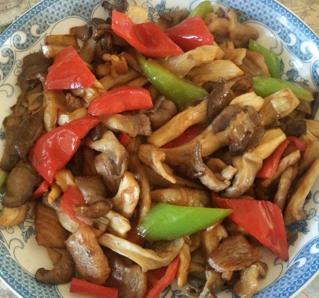 双椒炒蘑菇,简单易做,鲜美下饭
