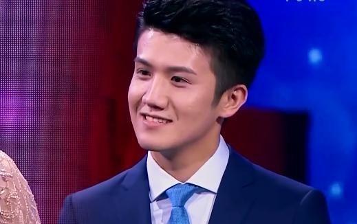 新相亲大会现实版佟年牵手成功男主不似韩商言却也很优秀