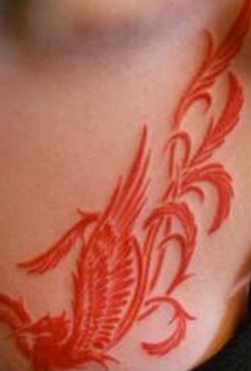 用鸽子血纹身,传闻一喝酒就会显现出来,平时真的能"隐形"?