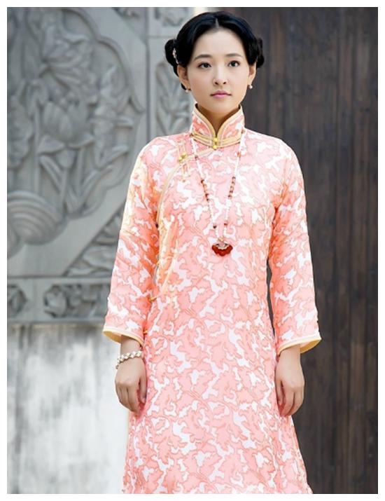 名门闺秀:吴倩婉约,唐嫣秀丽,孙怡素雅,李溪芮清纯可人!