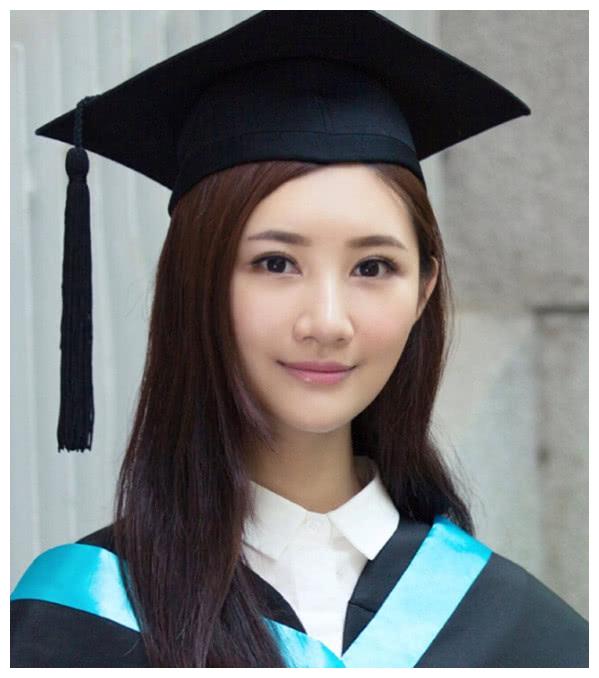 林沁园浸会大学毕业照 秒杀国内一众校花