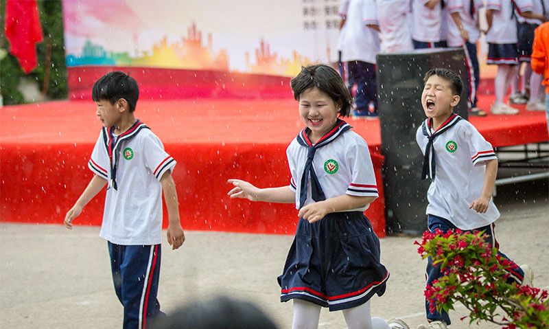 河南安阳:公益支教汇报演出,小萌娃憨态可掬_高清图集_新浪网