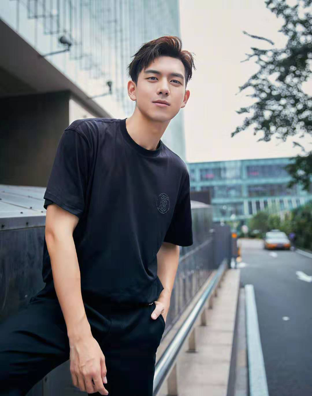 韩商言的人和车你选哪个男生当然选车那可是jeep牧马人