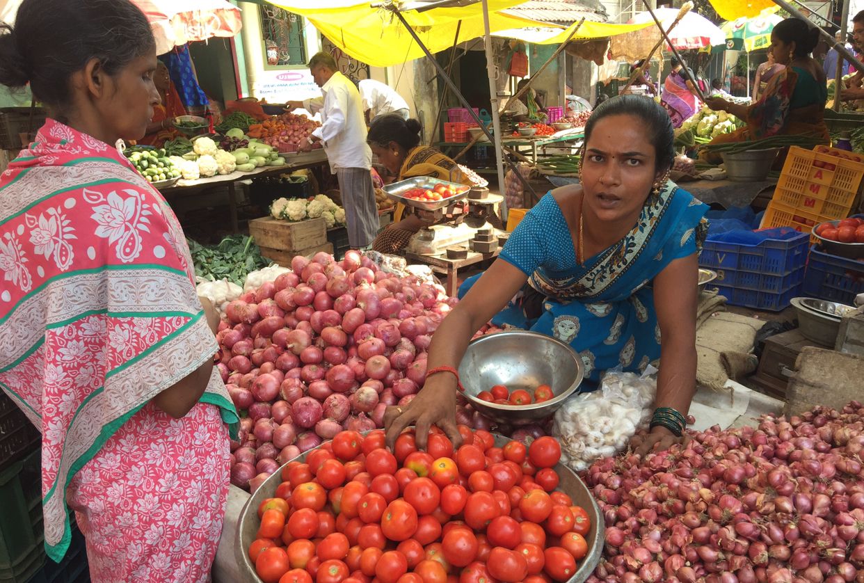 印度菜市场图集,他们的蔬菜价格够便宜|卢比|菜市场|印度_新浪新闻