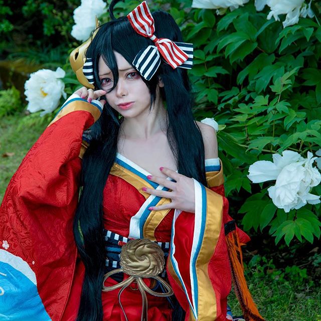 看似高冷却拥有一颗火热的内心小姐姐大凤cos