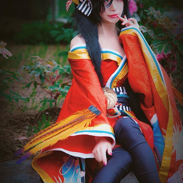 看似高冷却拥有一颗火热的内心小姐姐大凤cos