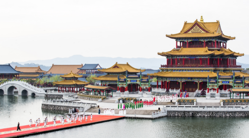 中国横店圆明新园·第二届中华旗袍文化交流峰会圆满成功