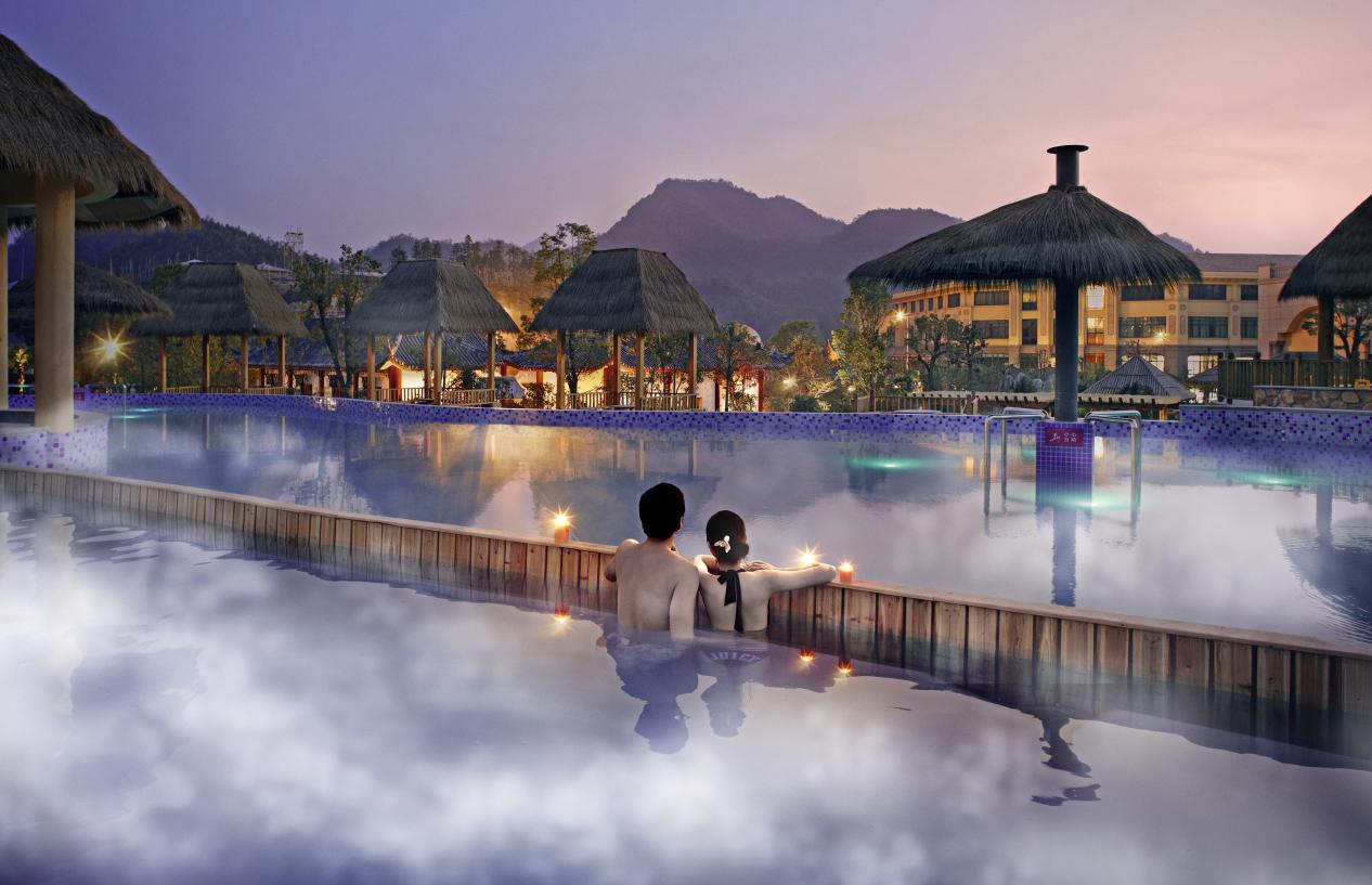 在"温泉名城",有着多元化的泡汤服务供游客选择.