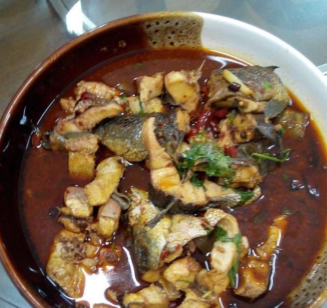 微山湖的辣乌鱼,味道鲜美,在家也可以做的美食|黑鱼|乌鱼|微山湖_新浪