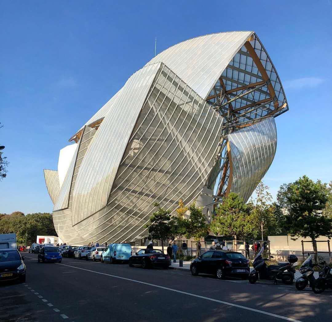 跟随建筑大师弗兰克盖里一起游世界