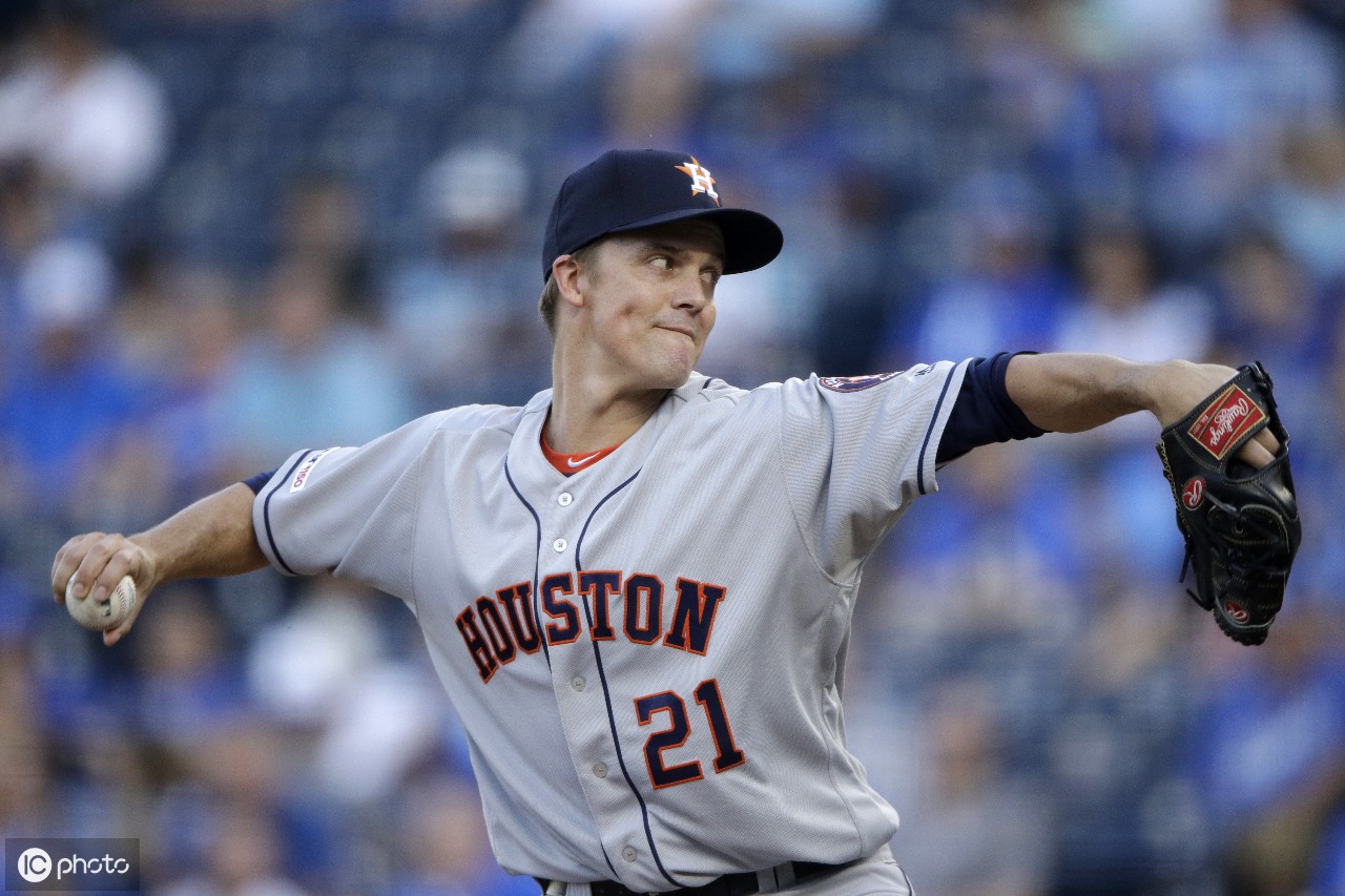 匹兹堡海盗队的凯文·克莱默观看,芝加哥与芝加哥小熊队棒球比赛