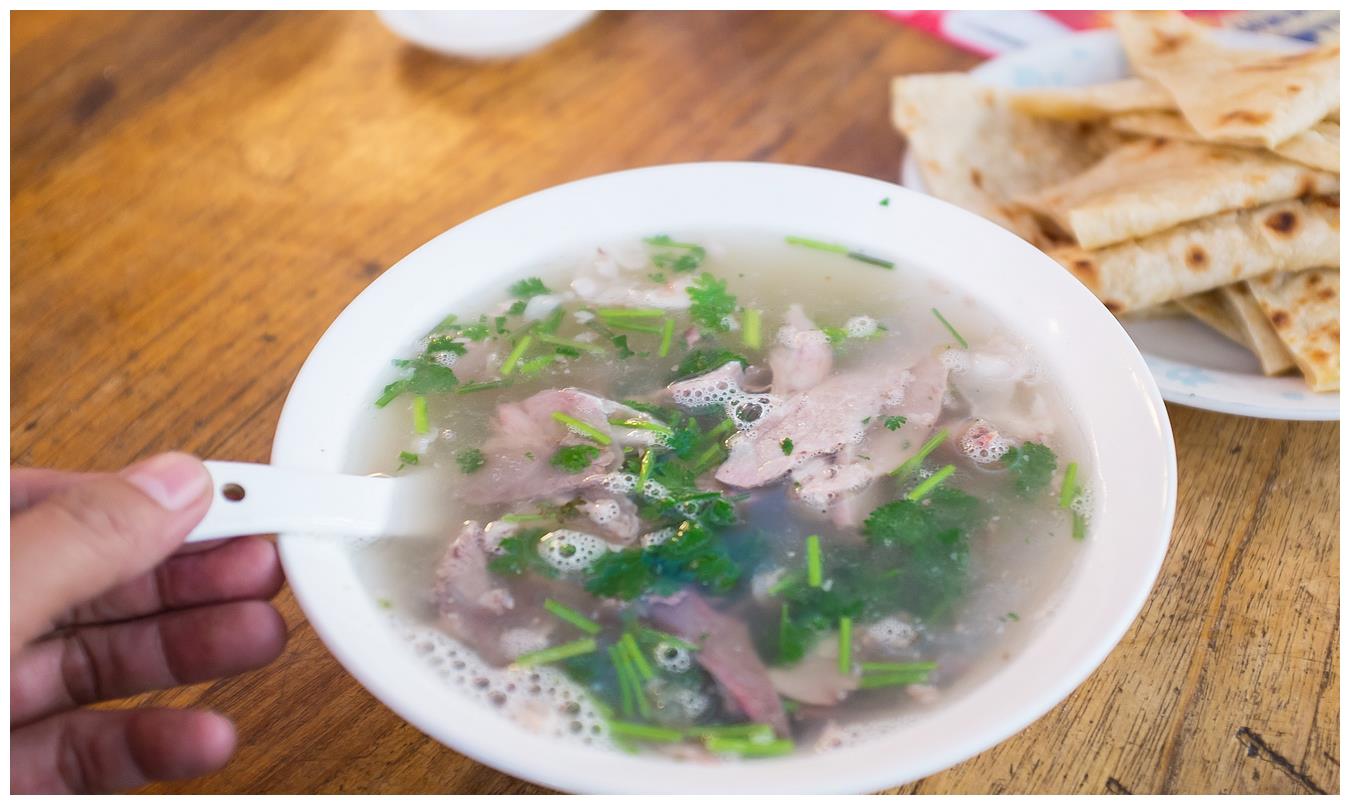 卖单县羊肉汤10块钱一大碗半天入账500元|羊汤|羊肉汤|单县_新浪新闻