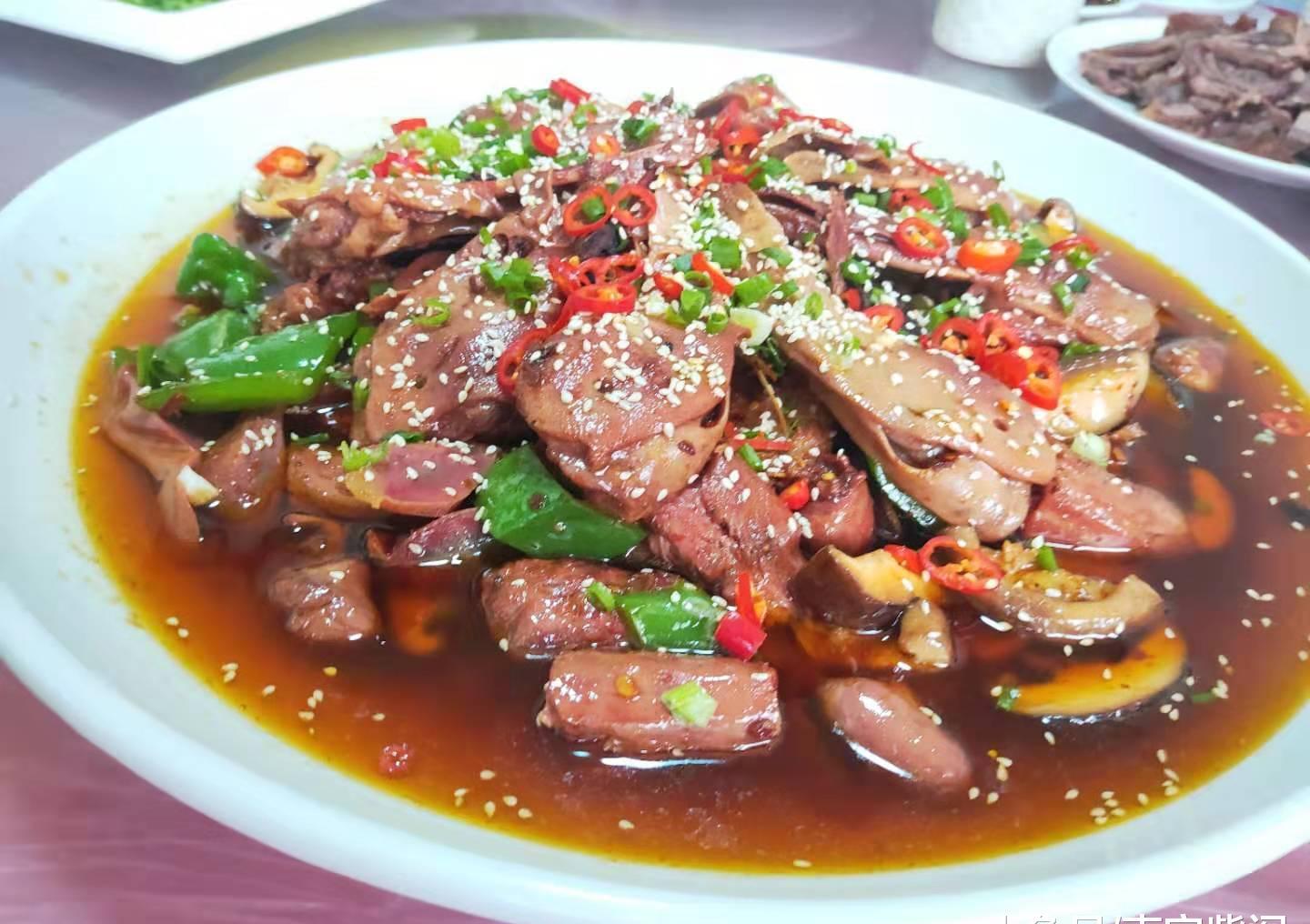 赵县梨区饭店拿手菜孜然羊三宝重口味的男人最爱比吃烧烤过瘾