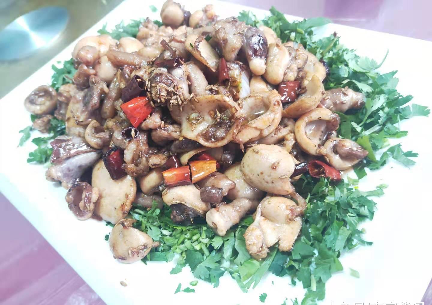 赵县梨区饭店拿手菜孜然羊三宝重口味的男人最爱比吃烧烤过瘾