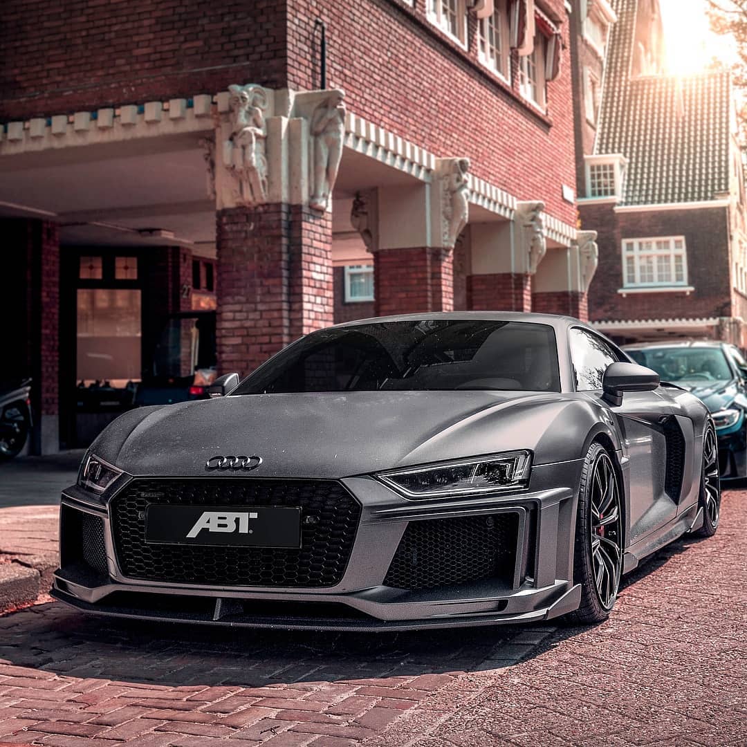 由abt操刀改装的奥迪r8!无可比拟的姿态!