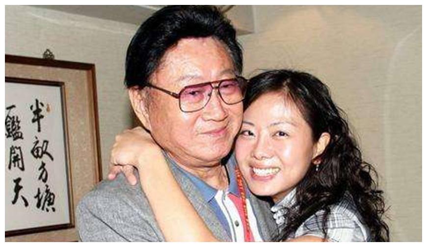 曾是当红主播,50岁时与17岁少女相恋生子,因病选择近日安乐死