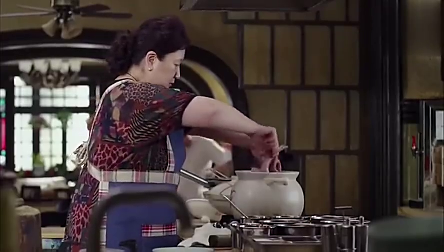 食来孕转:刘涛怀着孕竟然背着大包小包回娘家,呵呵