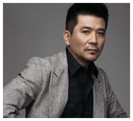 60岁"影帝"孙淳的57岁体弱多病贤妻傅丽莉近照,至今无子