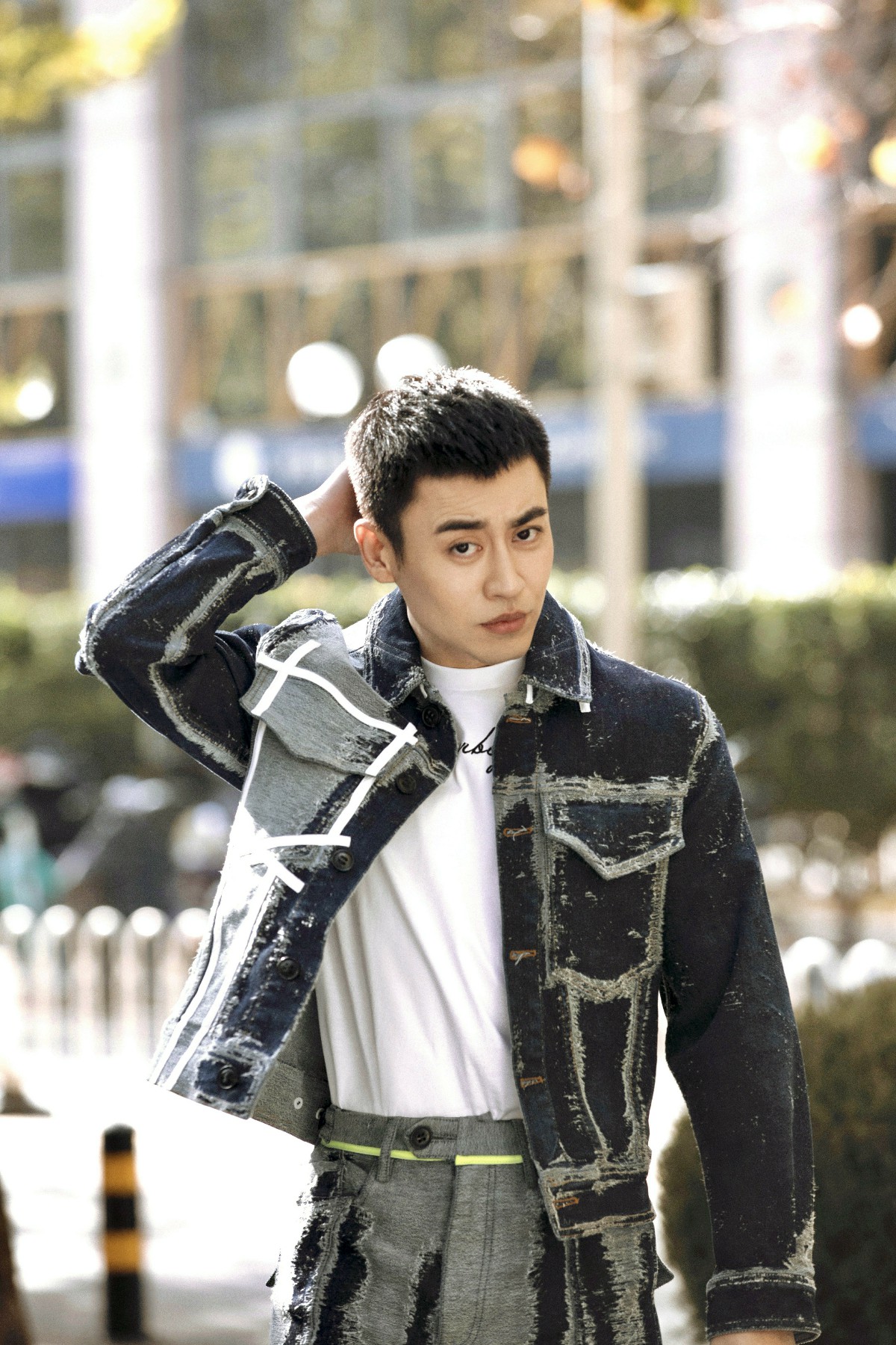 刘凯最新写真曝光 率性恣意展现型男魅力_高清图集_新浪网