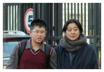 倪萍20岁儿子虎子近照曝光,眼睛已痊愈,今又高又帅气还非常懂事