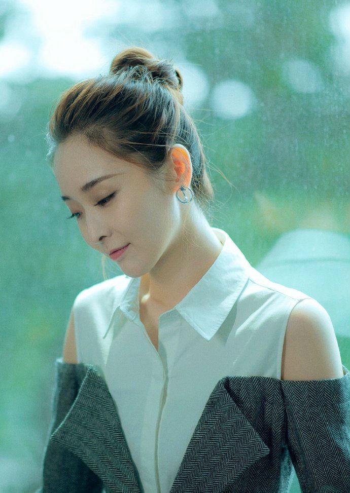 阿宁戏外换文艺风惊艳,清新女神范撩人|阿宁|怒海潜沙|李曼_新浪网