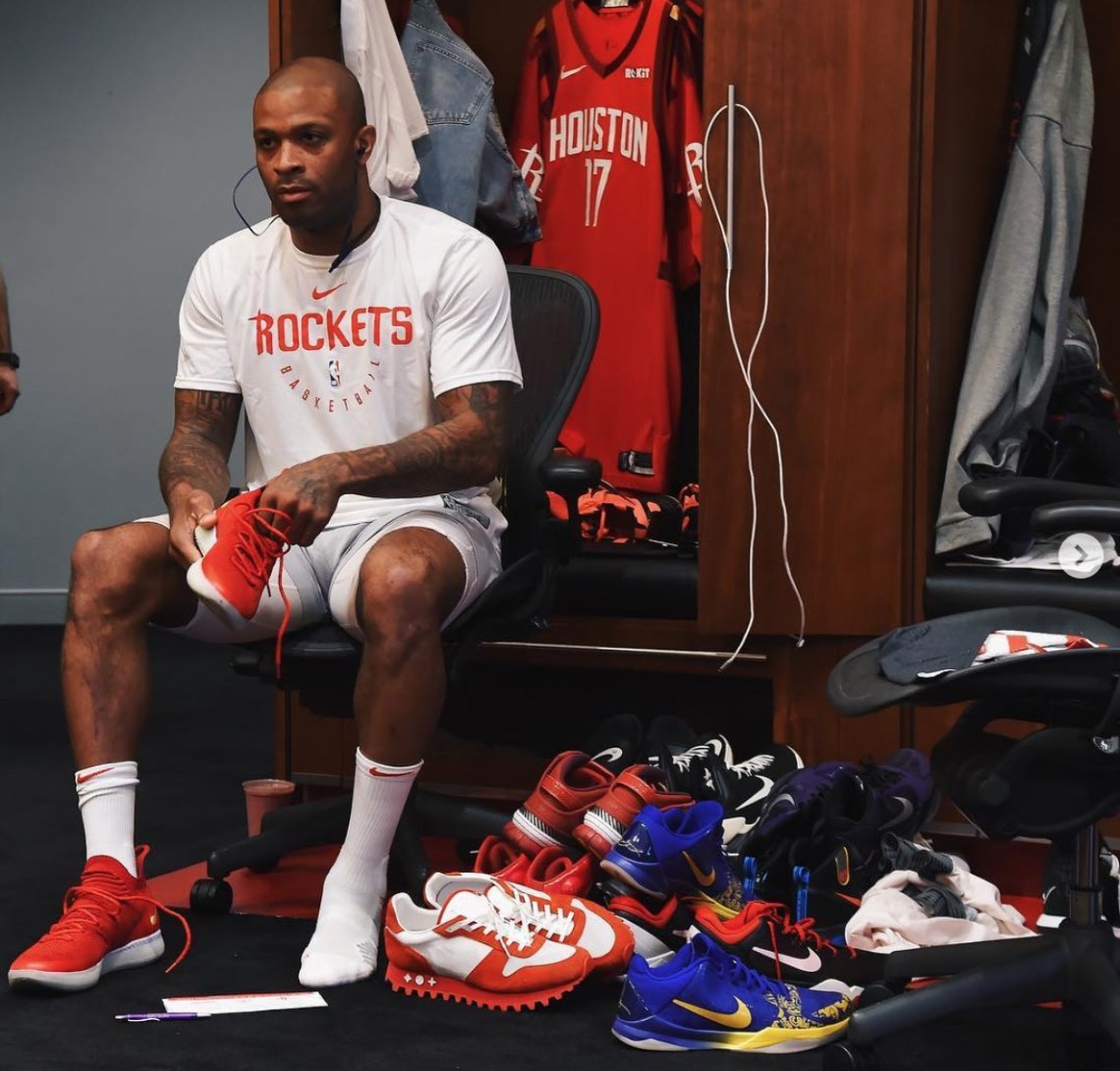 Curry再次回覆獨臂籃球少年，塔克也隨之發聲：碼數告訴我，我送你簽名鞋！-黑特籃球-NBA新聞影音圖片分享社區