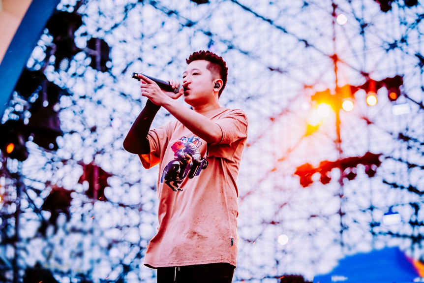 刺猬兄弟官宣签约杨和苏黄旭等rapper 将举办多场演出|歌手|中国新说唱_新浪娱乐_新浪新闻