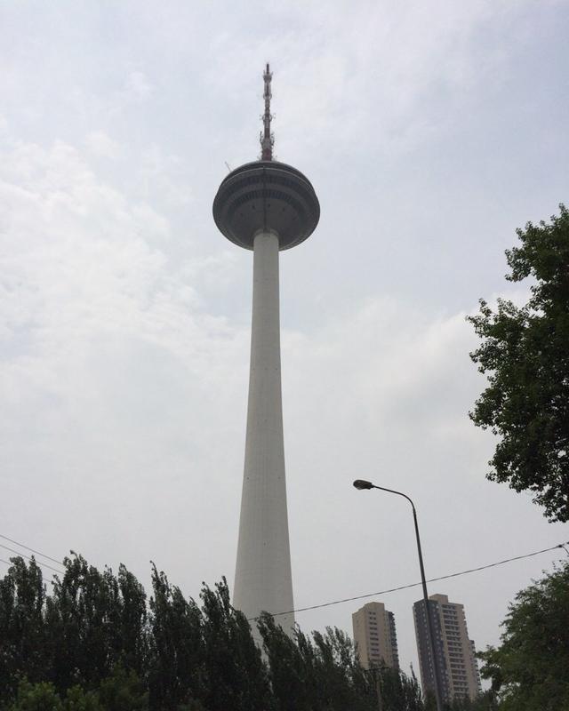 辽宁最高的电视塔曾是东北最高的建筑高3055米被称彩电塔