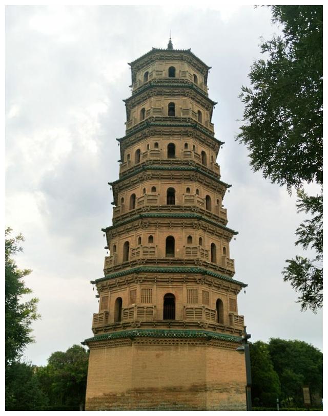 甘肃平凉宝塔公园组图