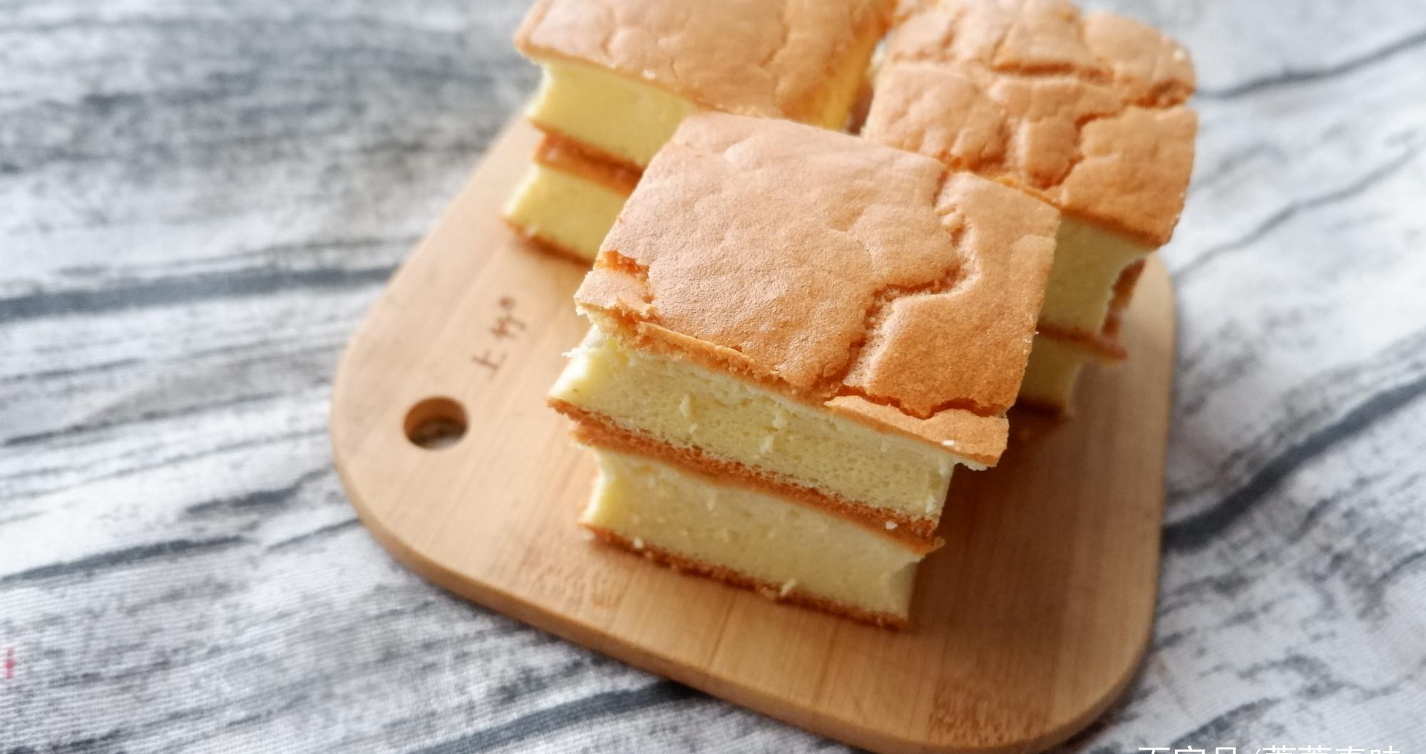 只用面粉,鸡蛋,玉米油,牛奶和少许白糖做的烫面戚风蛋糕