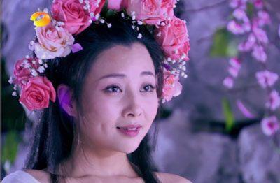 《飞刀问情》里的林诗音演坏了,但其中还不乏很多新的美女,比如说