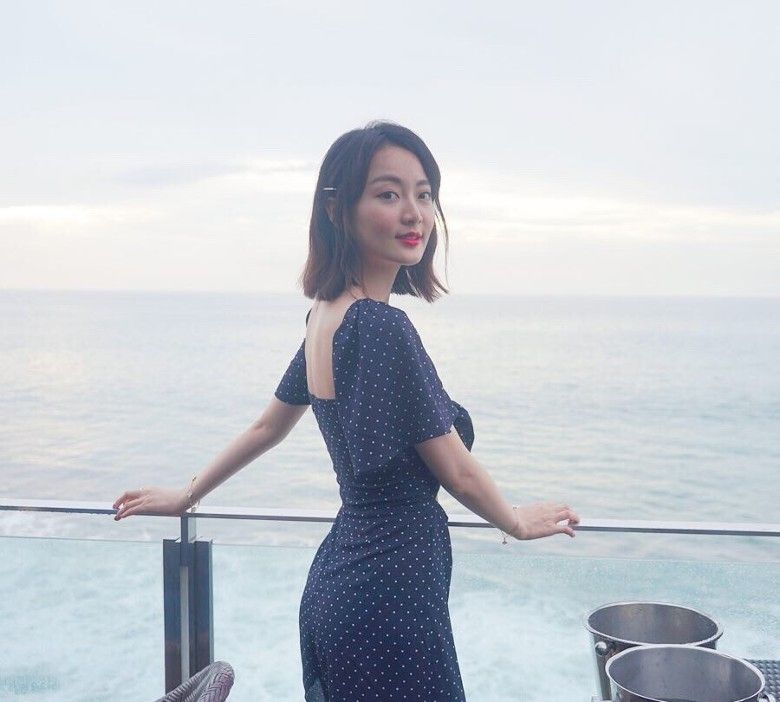 tvb小花港姐出身的王卓淇撇甩清纯!露腰晒事业线玩成熟美