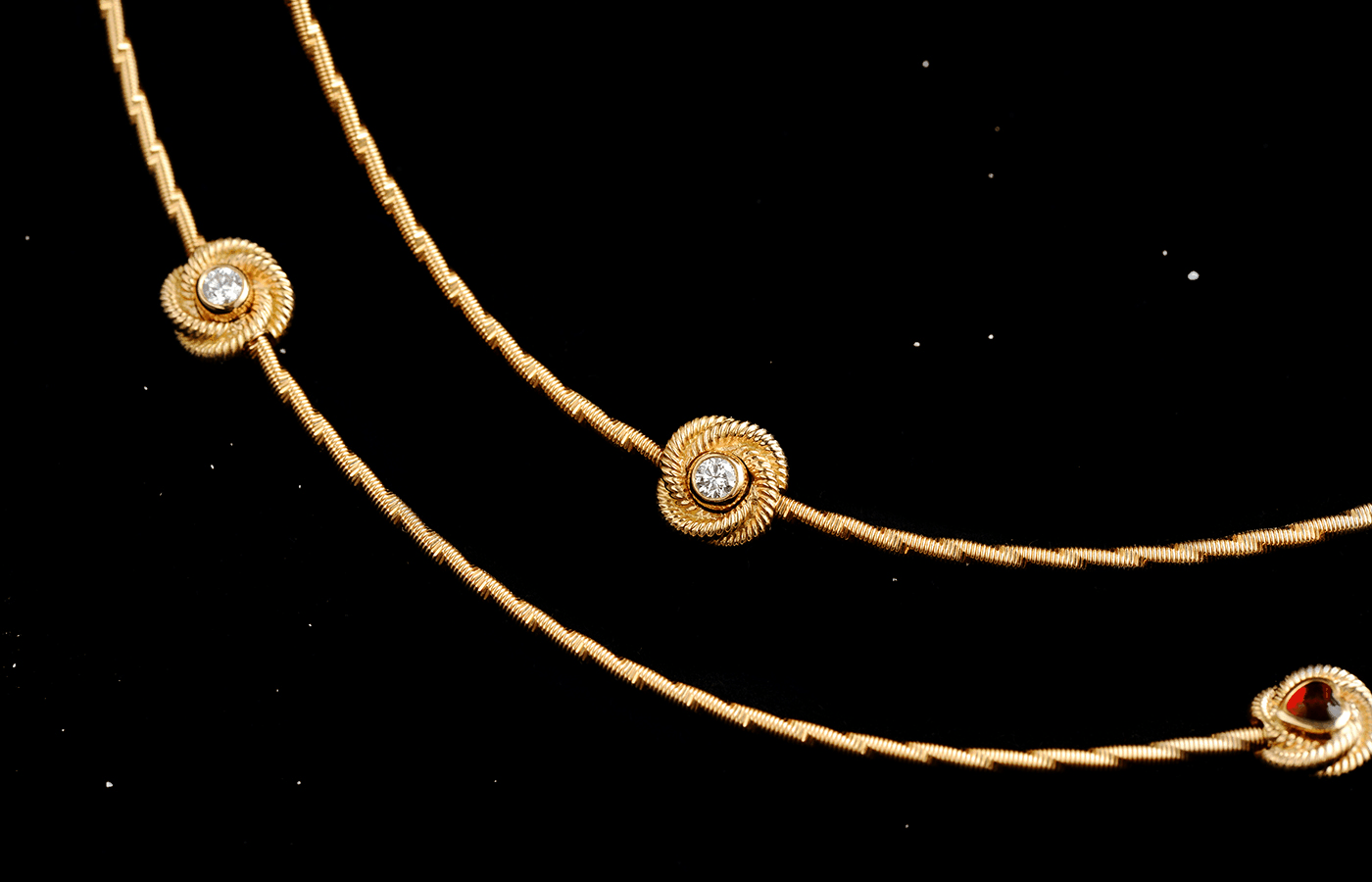 华洛芙金丝编花项链打造黄金丝绸