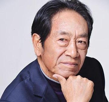 他是国家一级演员,二婚娶小37岁娇妻,72岁拍戏坚持不用替身