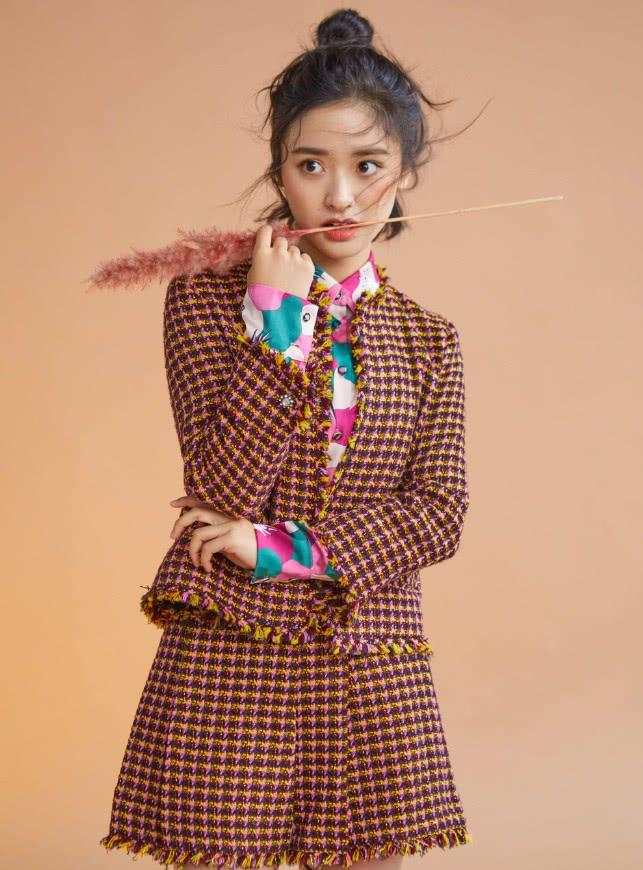 沈月终于会打扮了,哪吒头 浓妆化身时尚达人,谁还敢说她土