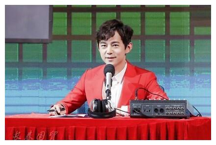 何炅26年前旧照曝光,阳光帅气满满的青春气息|央视|何炅|气息_新浪