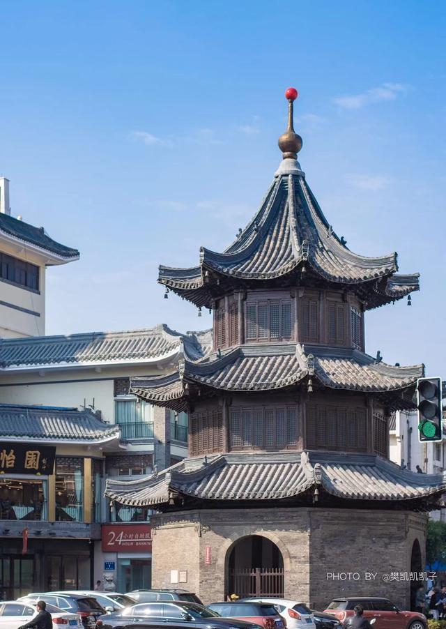 相距500米,文昌阁成了扬州地标,而历史悠久的四望亭却少有人知