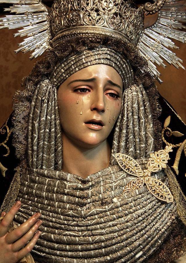 流泪的玛格丽娜圣母太唯美了