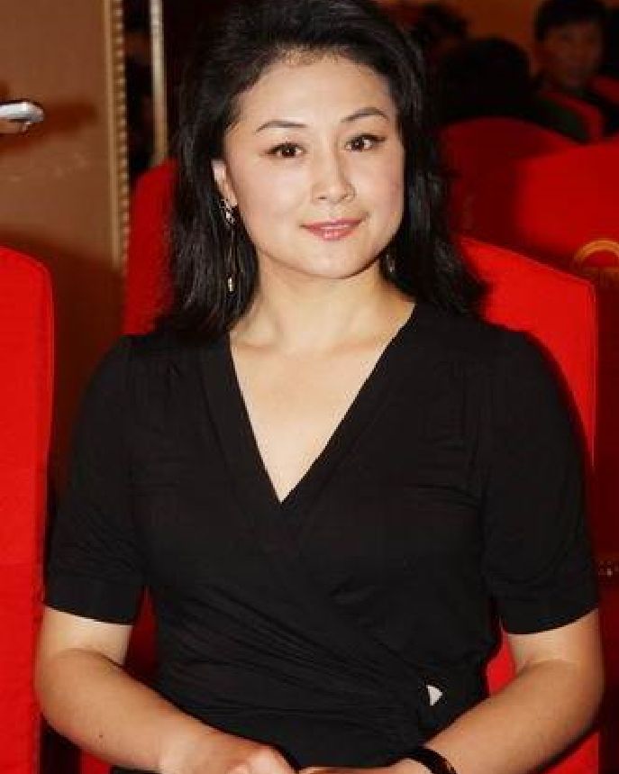 中谢大脚的脚到底有多大看完这组照片你就知道了